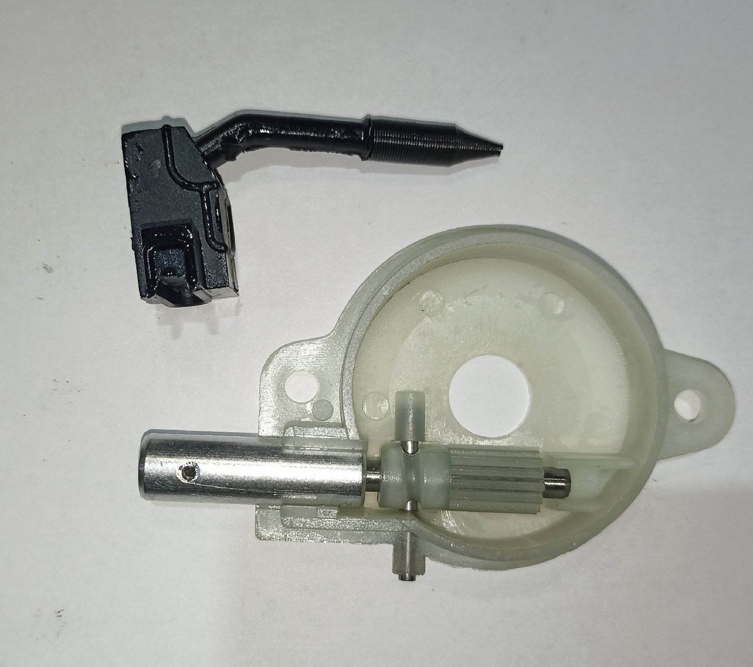 Маслонасос в сборе с маслошлангом и фильтром для бензопил Husqvarna 137/142