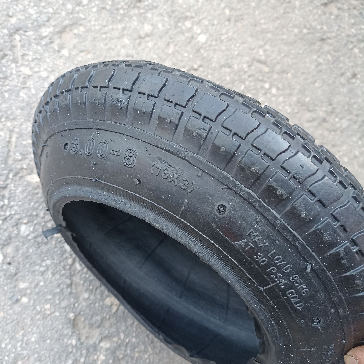 Покрышка для тачки садовой 3,25*8