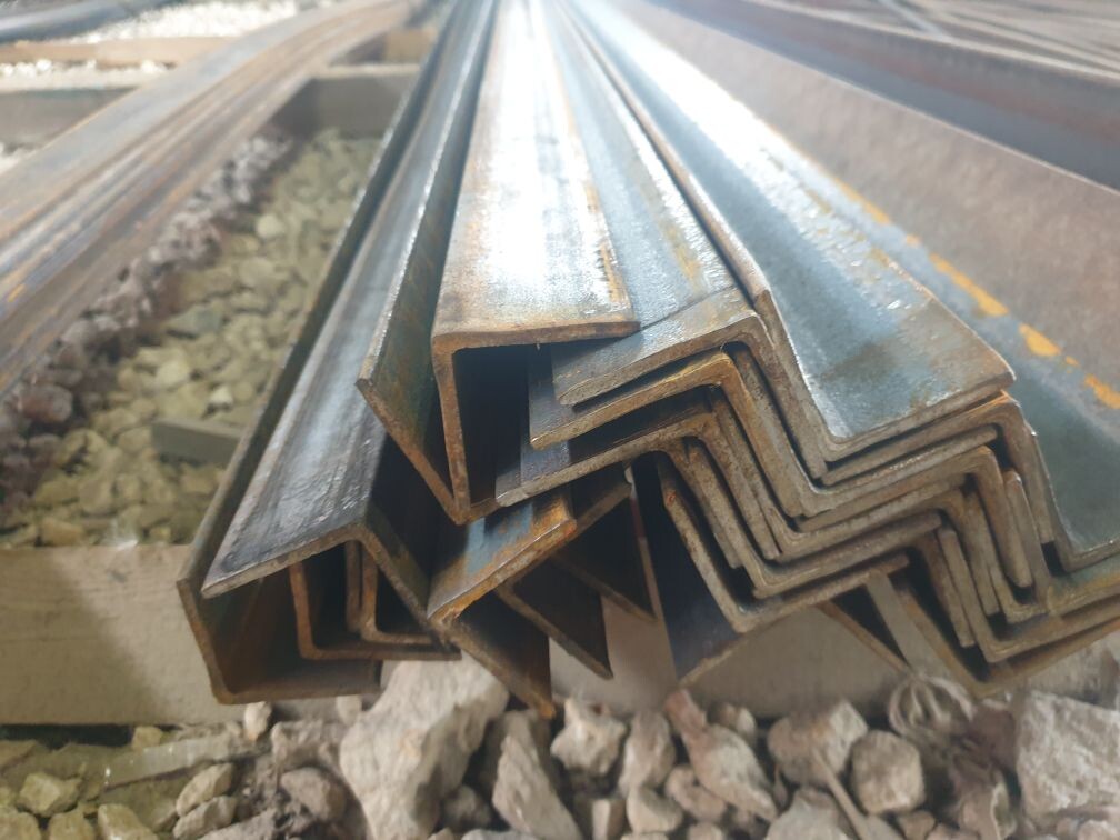 Угол 25*25*3мм 6м