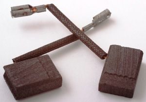 Щетка DeWalt DW (5*9.5*13) (скос, поводок клемма-мама, отстрел)