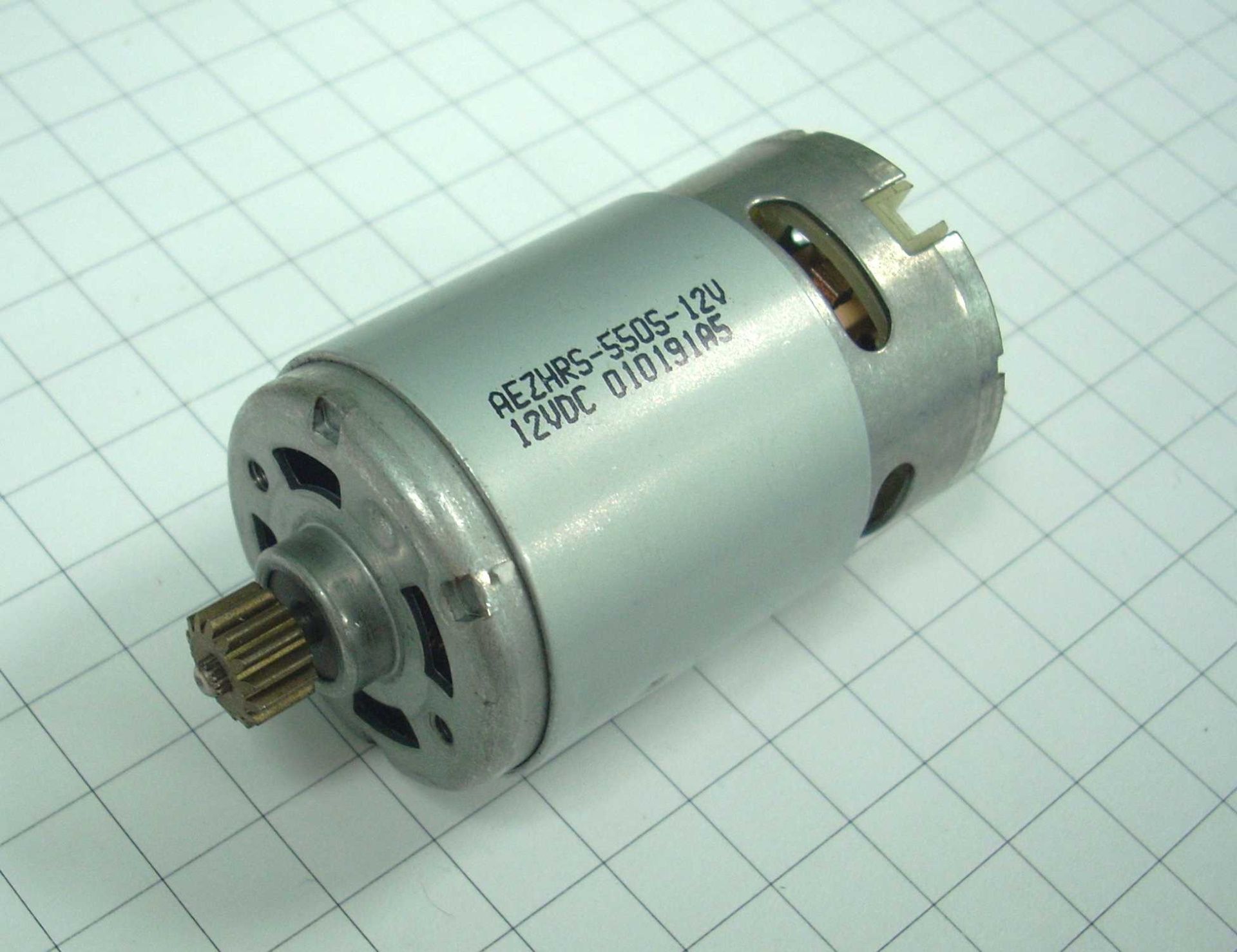 Двигатель для шуруповерта Инстрескол 10,8v для LI-ON (вал-скос,с шестерней) D-3/37,5мм