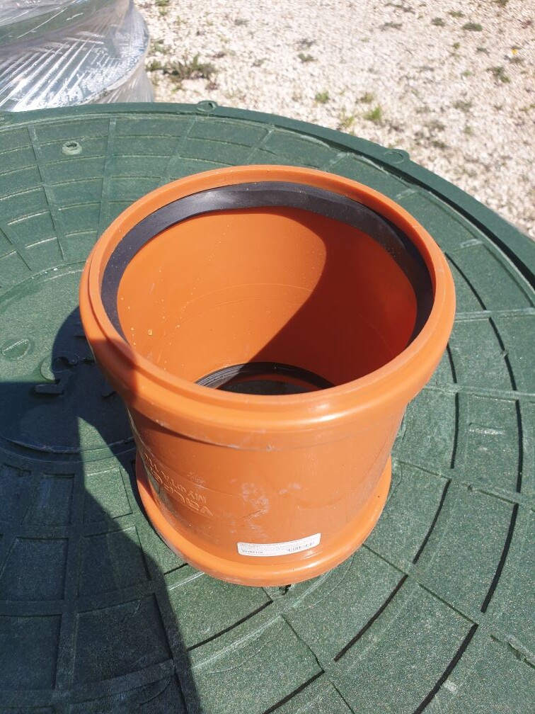 Муфта двухраструбная  110 Наружная канализация 