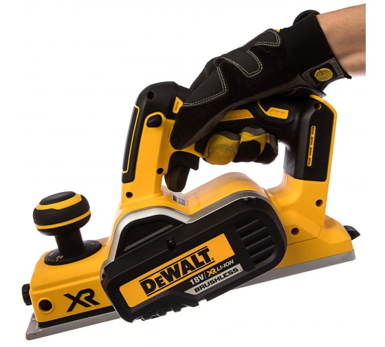 Рубанок бесщеточный DCP580N DeWalt 