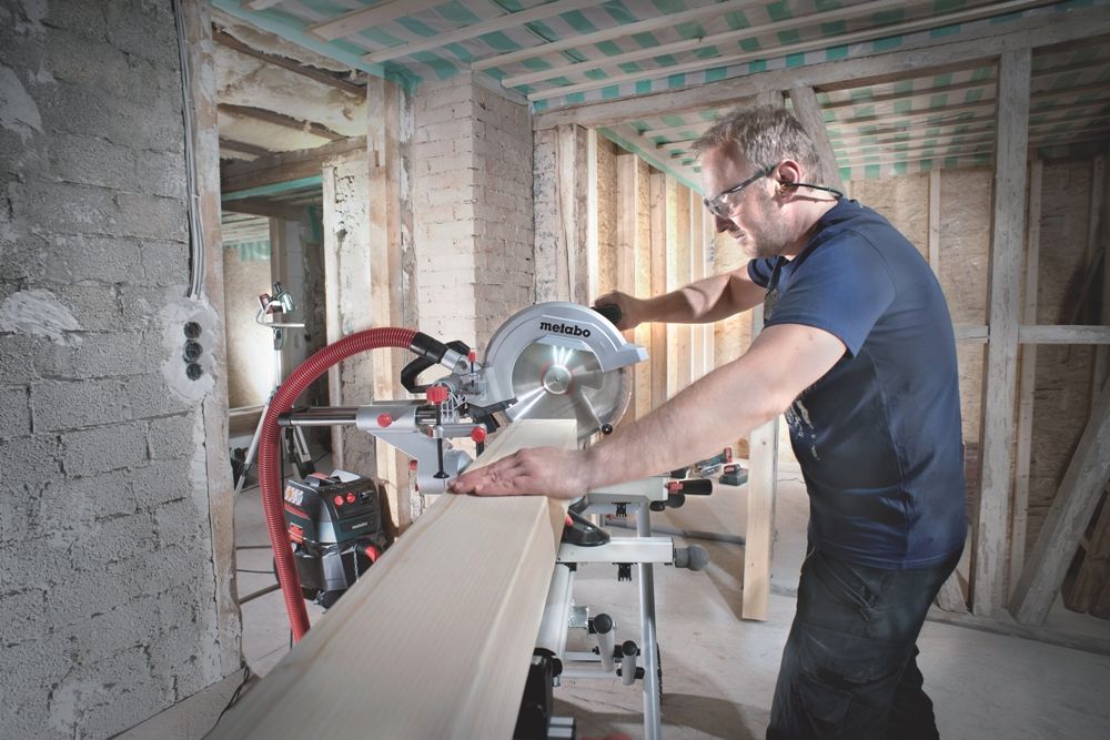 Торцовочная пила Metabo KGS 254 M ,1800Вт