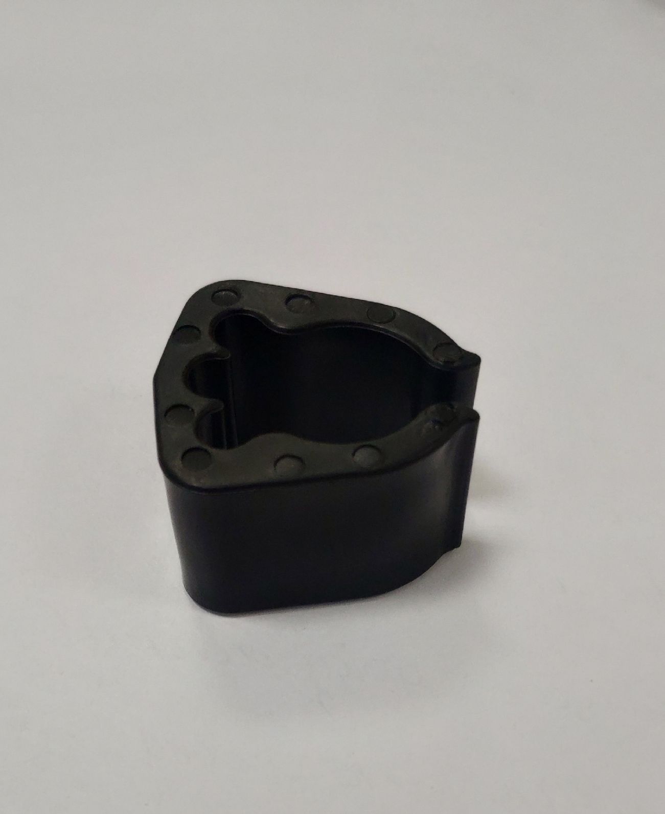 Держатель троса для газонокосилки DDE 246-685_LM51-60DB_BS625E --> 915-021-088