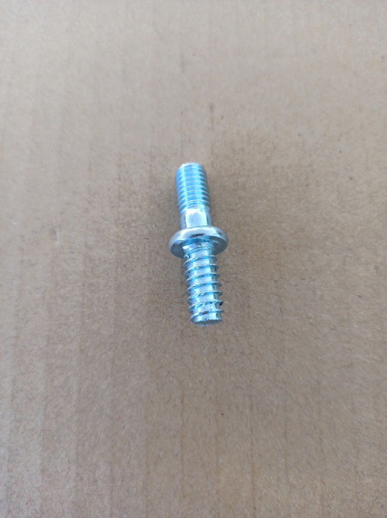 Шпилька крепления шины UNITED PARTS для бензопилы STIHL MS180/250 (аналог 11236642400)