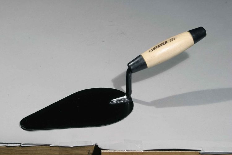 Кельма плиточника STAYER с деревянной усиленной ручкой КП