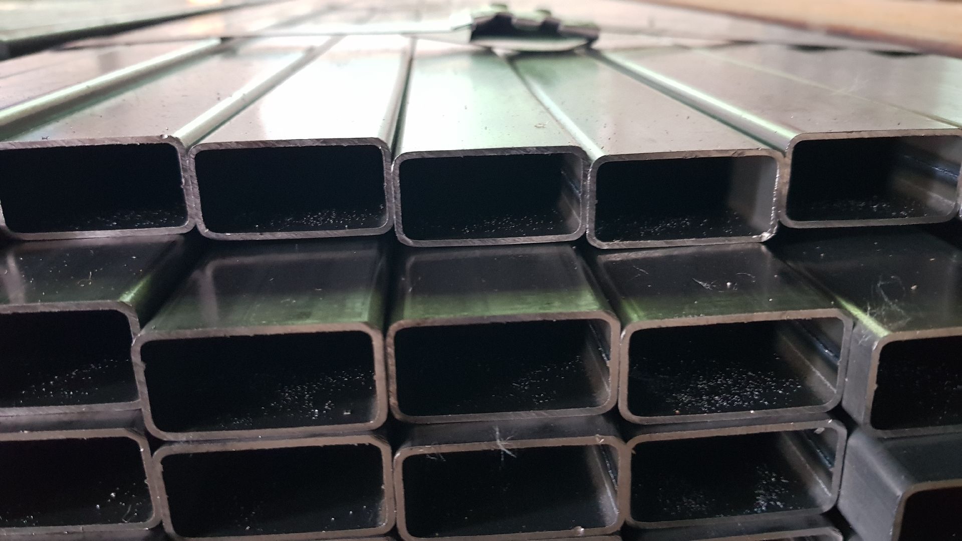 Труба профильная ХК (прямоугольная) 40*20*1,5мм L-6000мм