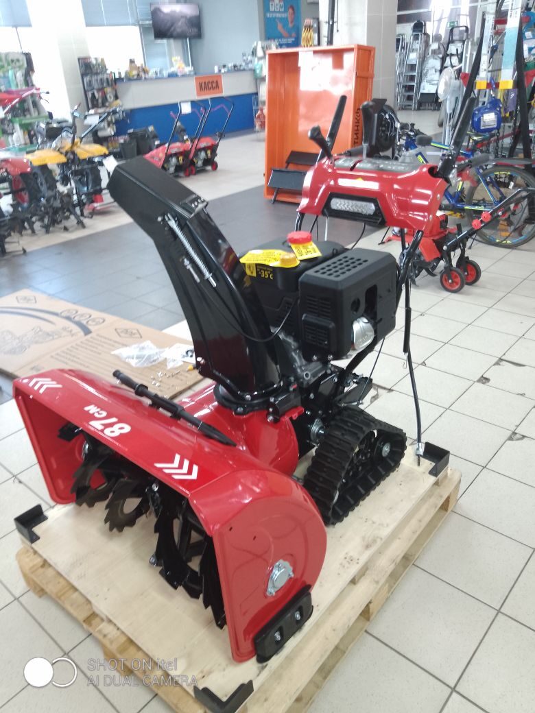 Снегоуборщик бензиновый DDE ST1387LET
