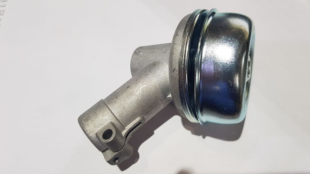 Редуктор нижний в сборе бензотриммера BC F-ST-55 квадрат (старого образца)