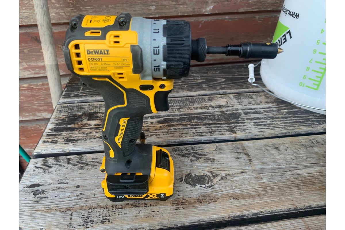 Шуруповерт деволт 12в. DEWALT dcf601d2. DEWALT DCF 601 d2 [dcf601d2-qw]. Шуруповерт DEWALT 601. Шуруповерт DEWALT DCF 601 d2.