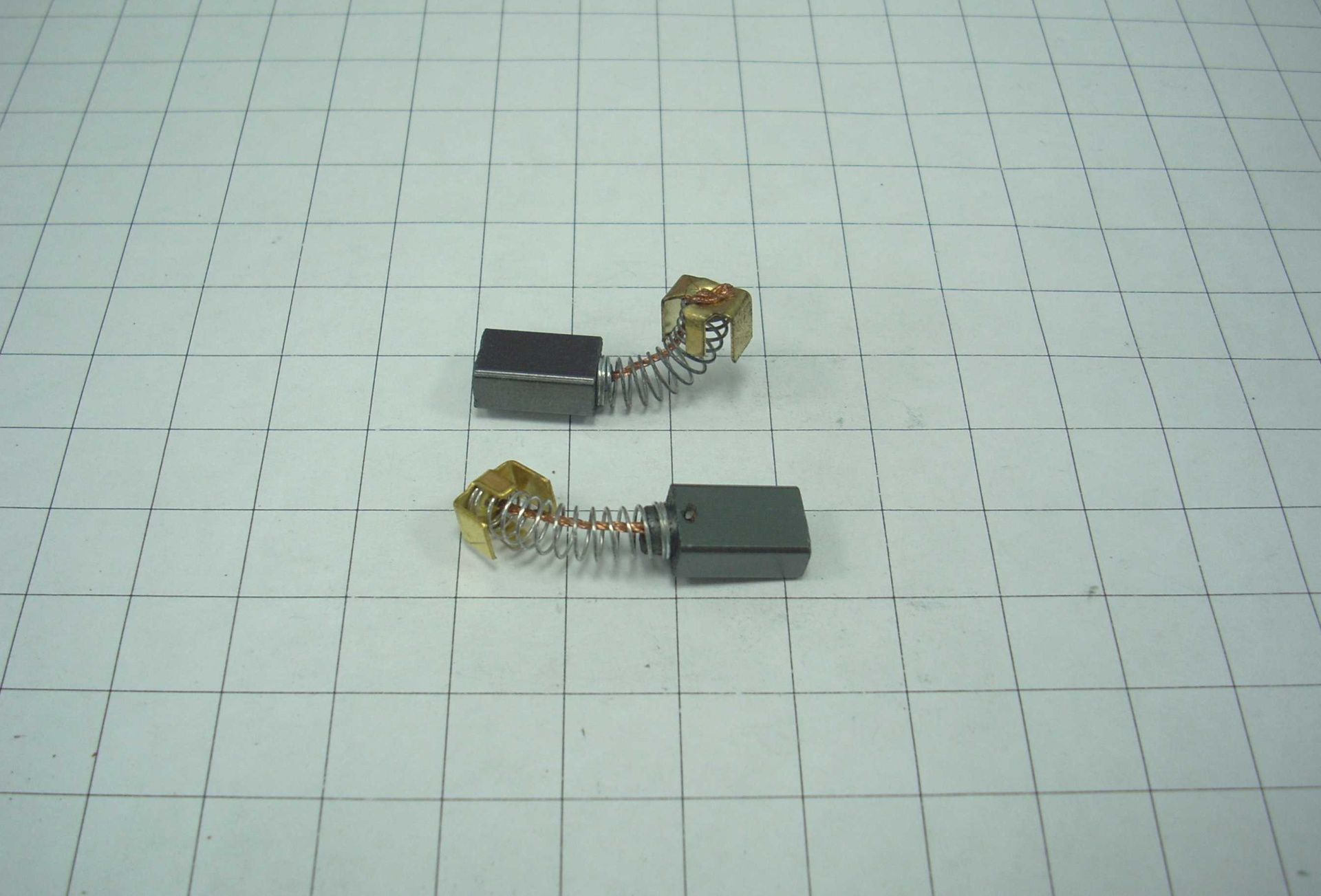 Щетка Макита А-64  (5*8*12) (уши с 4-х сторон)