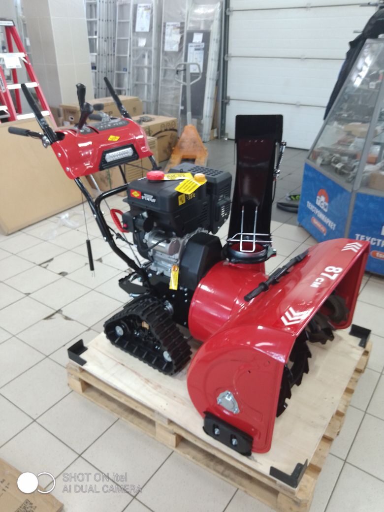 Снегоуборщик бензиновый DDE ST1387LET